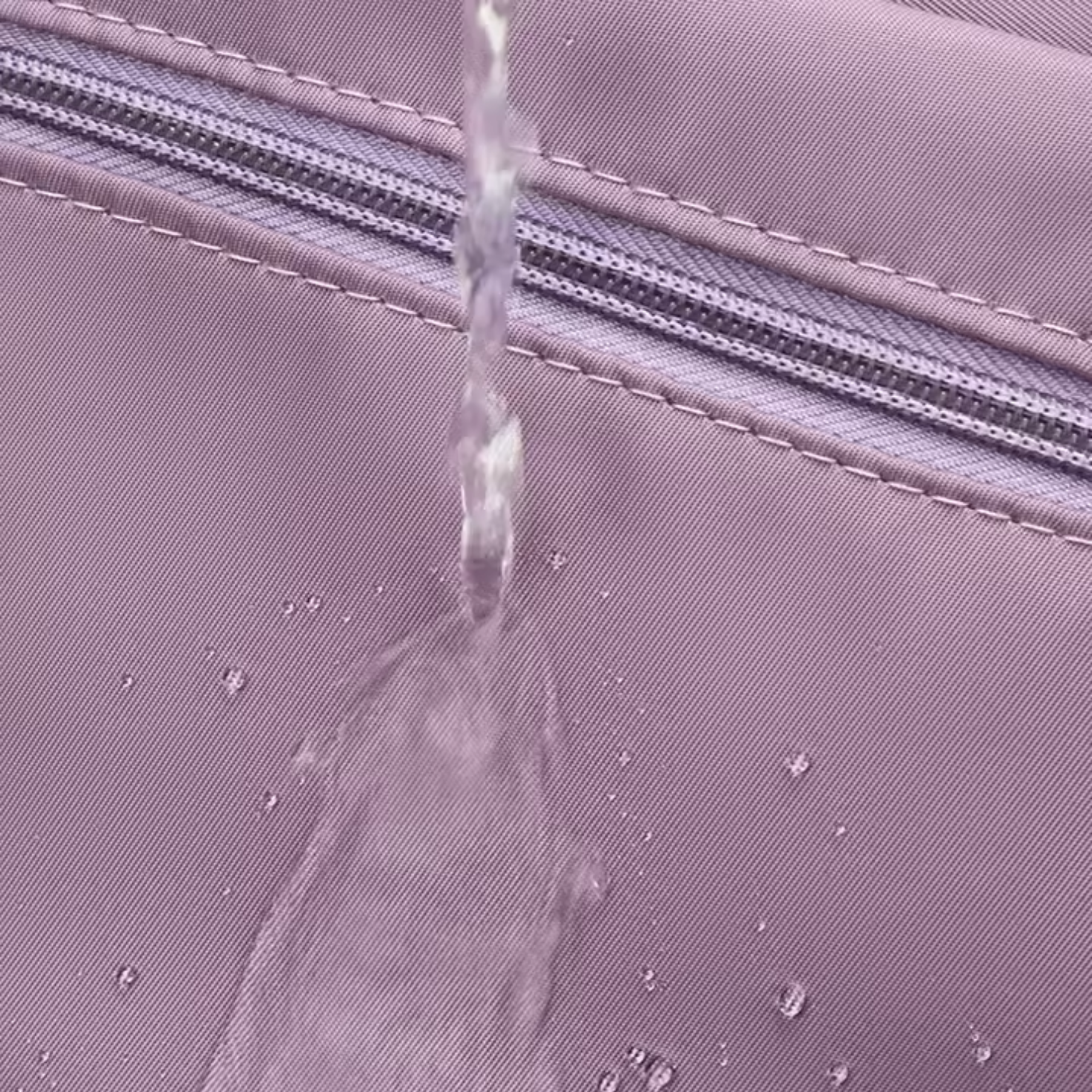 Bolsa de Viagem Feminina Roxa em Nylon Voyage