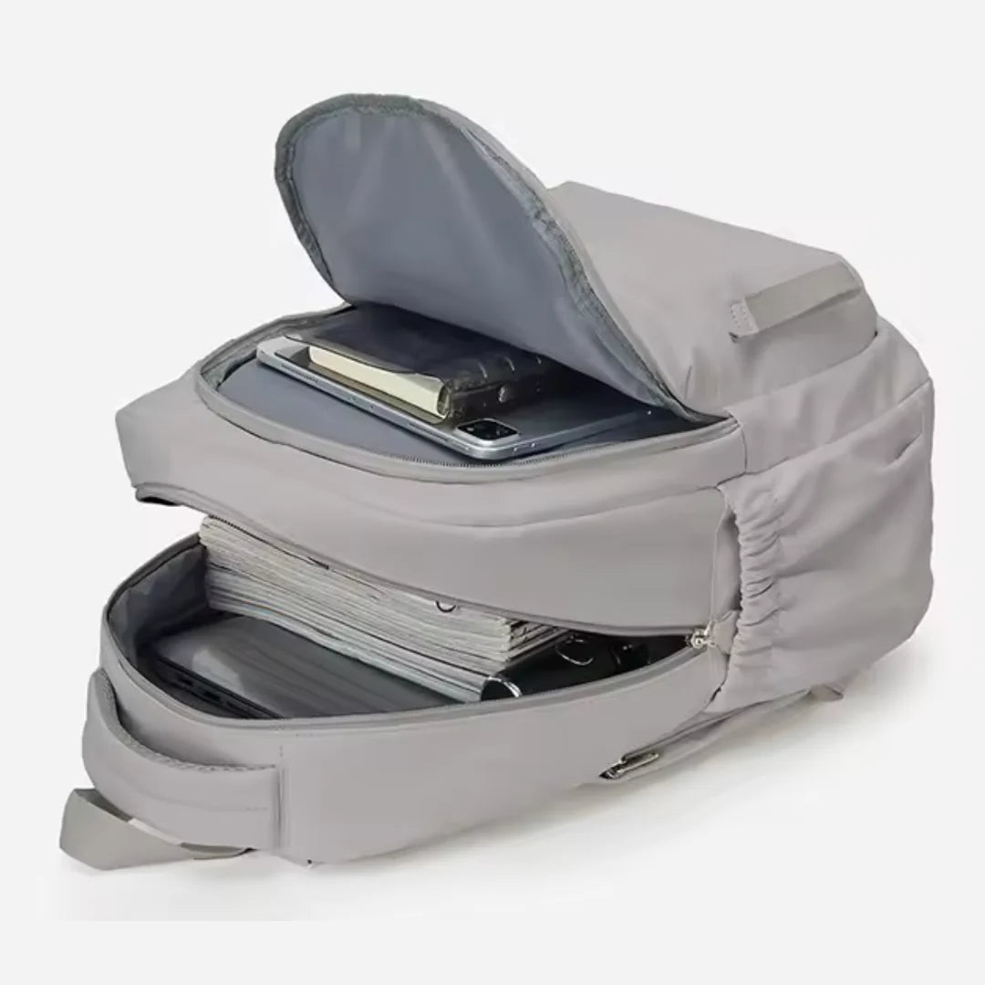 Mochila EduWork cinza feminina com porta USB para carregar celular