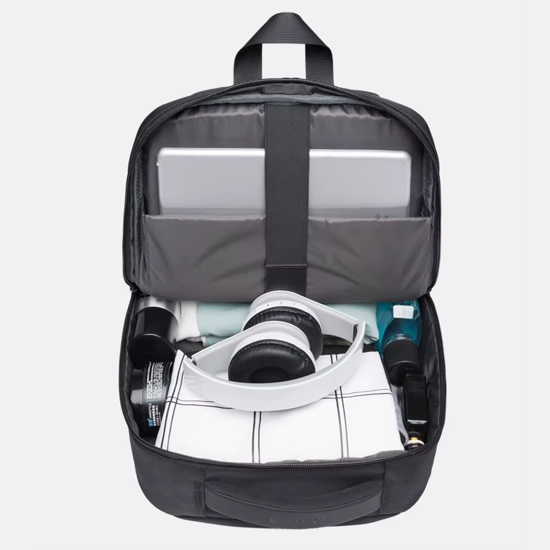 Zíperes reforçados e acabamento premium da mochila Zonge