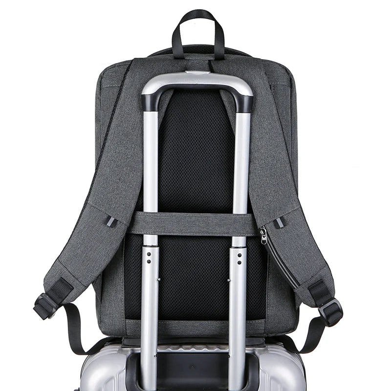 Compartimento acolchoado da mochila TechGuard para notebook até 15,6”