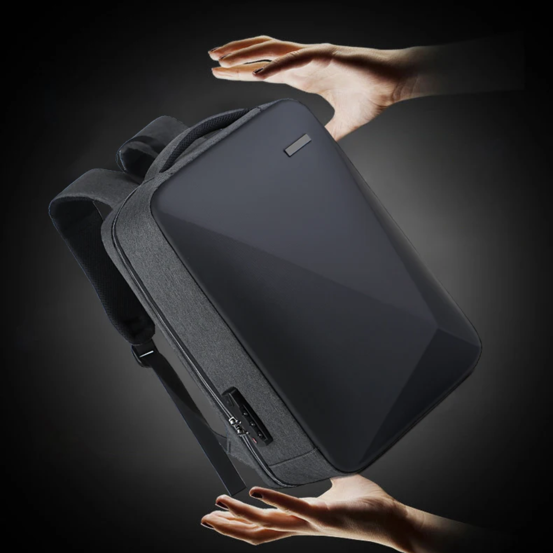 Costura reforçada da mochila TechGuard para maior durabilidade