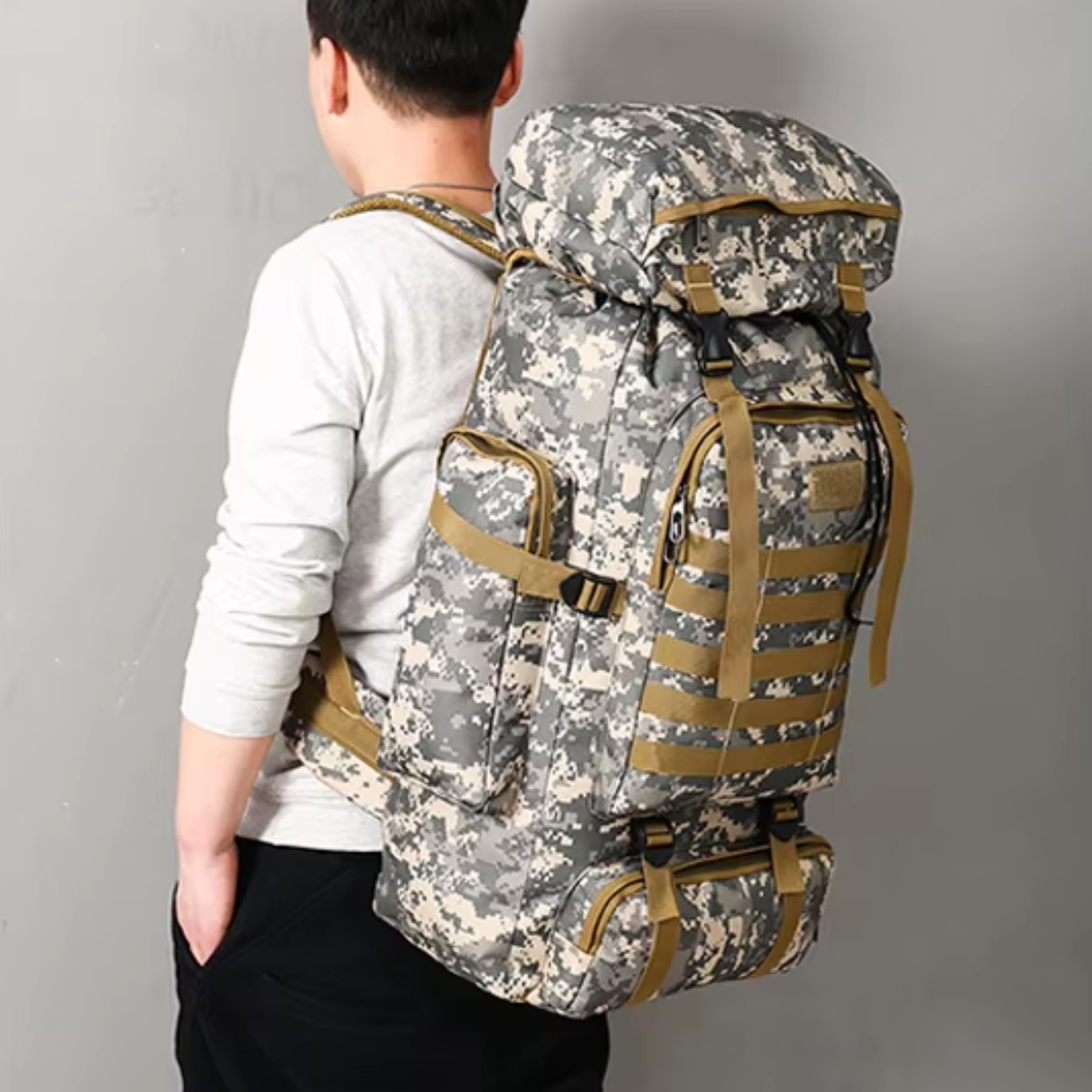 Detalhe tecido Oxford nylon 6000D impermeável mochila camuflada