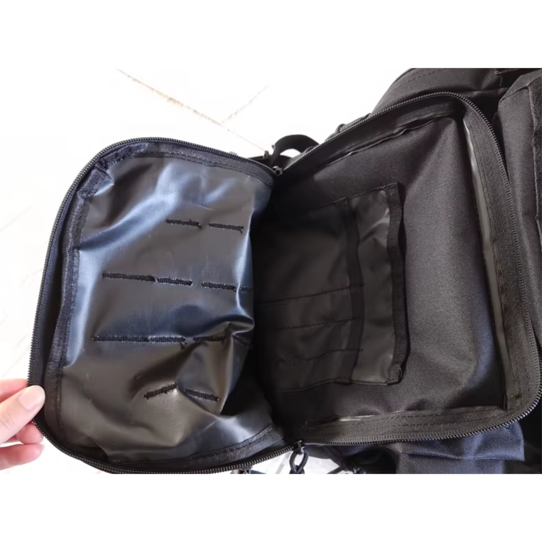 Bolso lateral expansível da mochila tática preta 50L ideal para garrafas ou acessórios