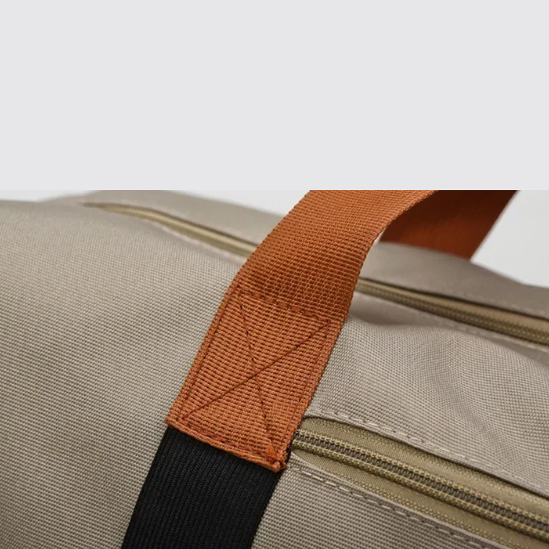 Design sofisticado e elegante da bolsa feminina UltraPack bege