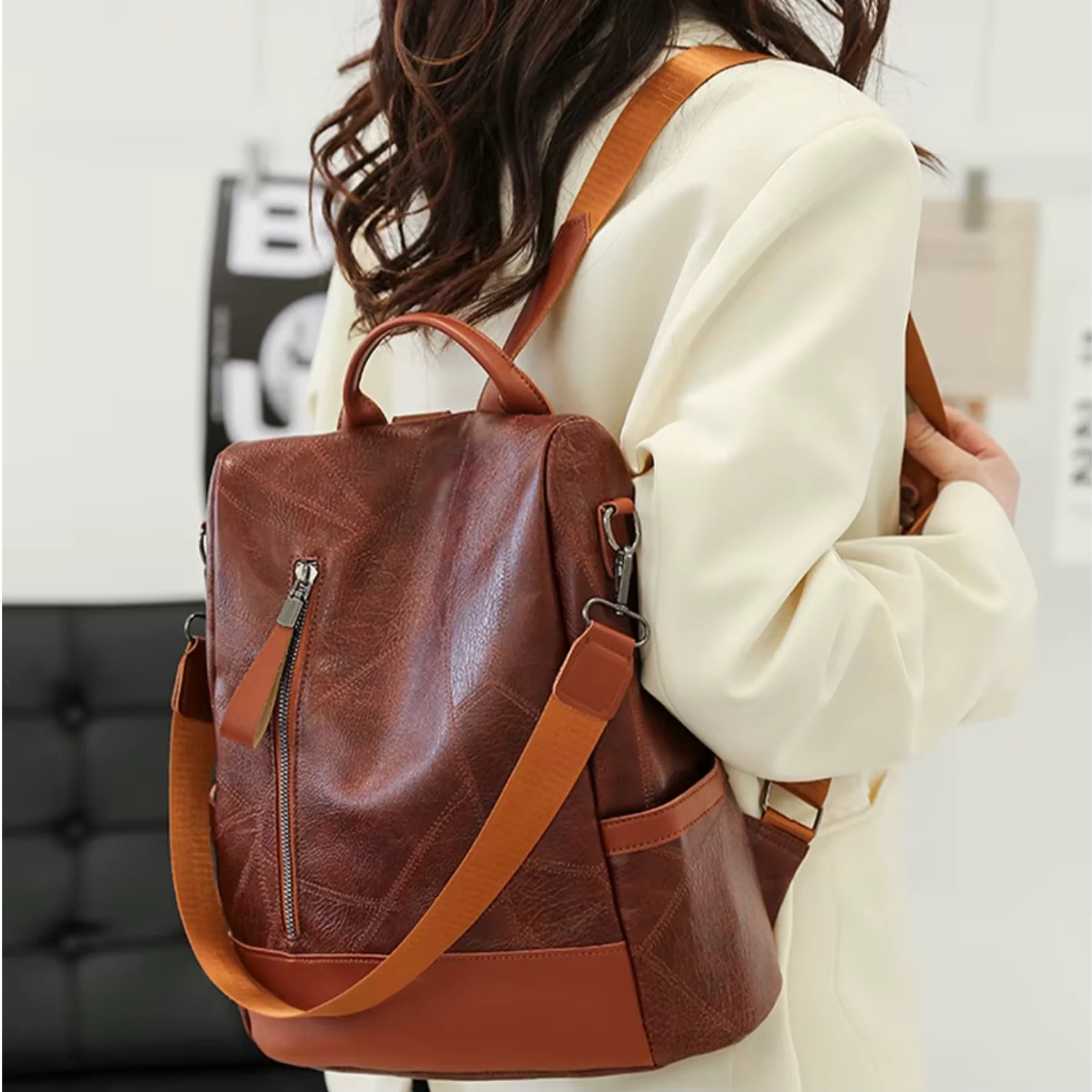 Bolsa Mochila Feminina em Couro ChicShield � Marrom (2 em 1 Bolsa)