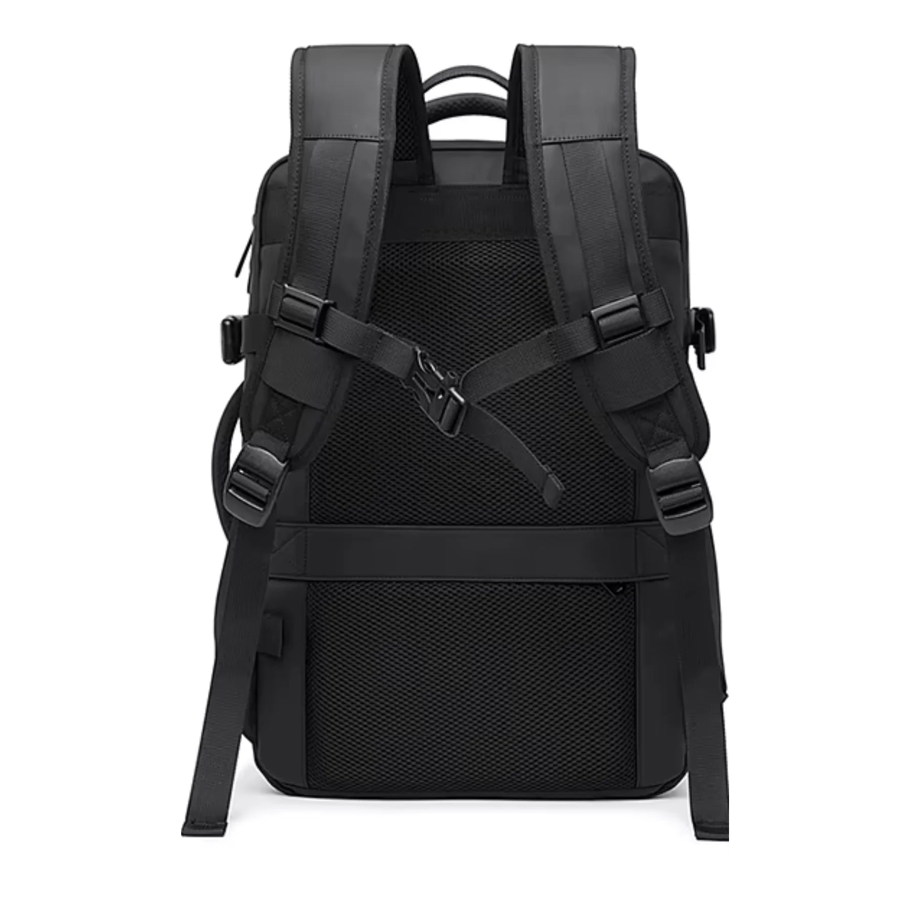 Interior da mochila TechVoyager Pro preta 45L com divisórias para roupas e acessórios
