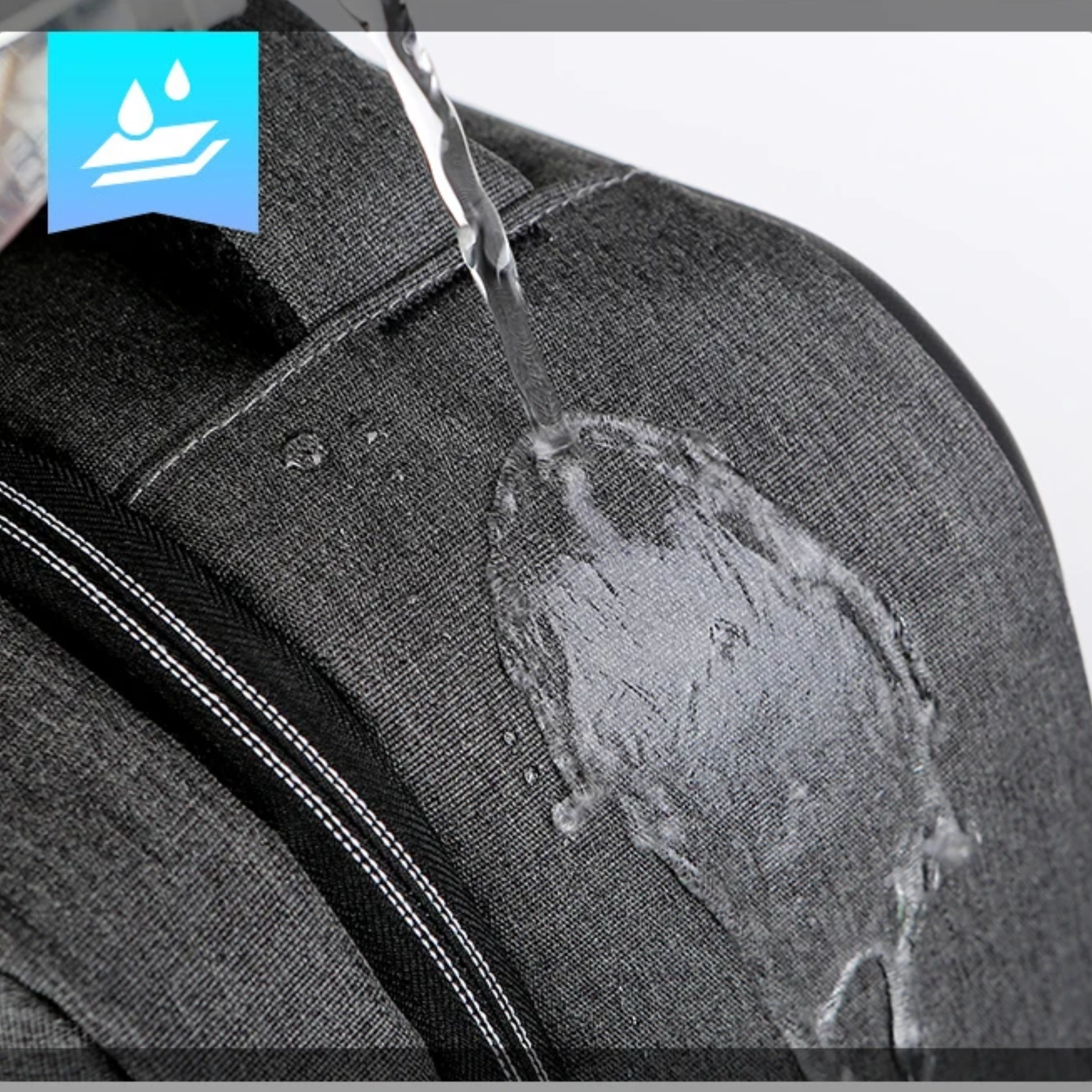 Porta USB externa da mochila TechGuard cinza para carregamento de dispositivos