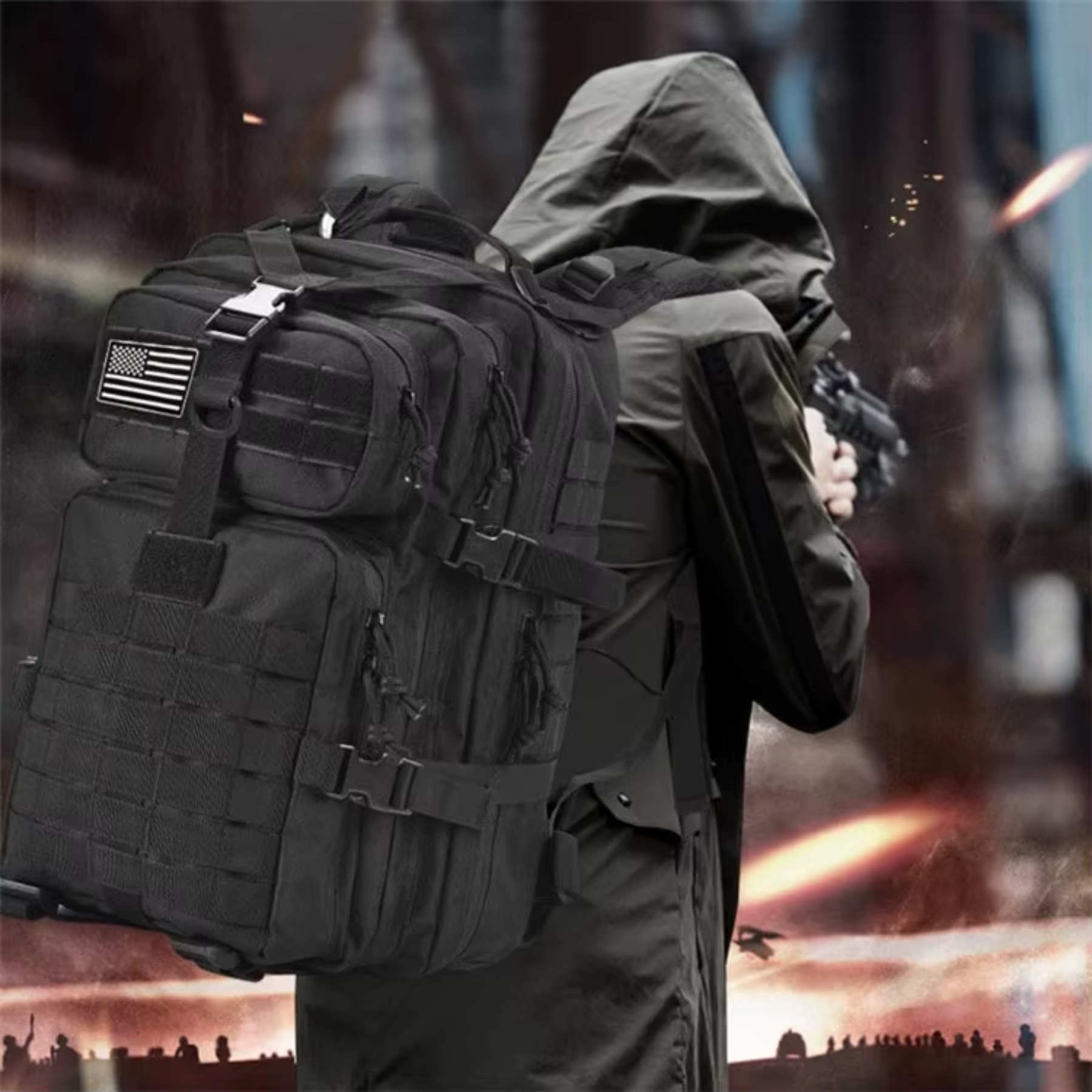 Detalhe da mochila tática preta 50L com zíper reforçado e costura resistente