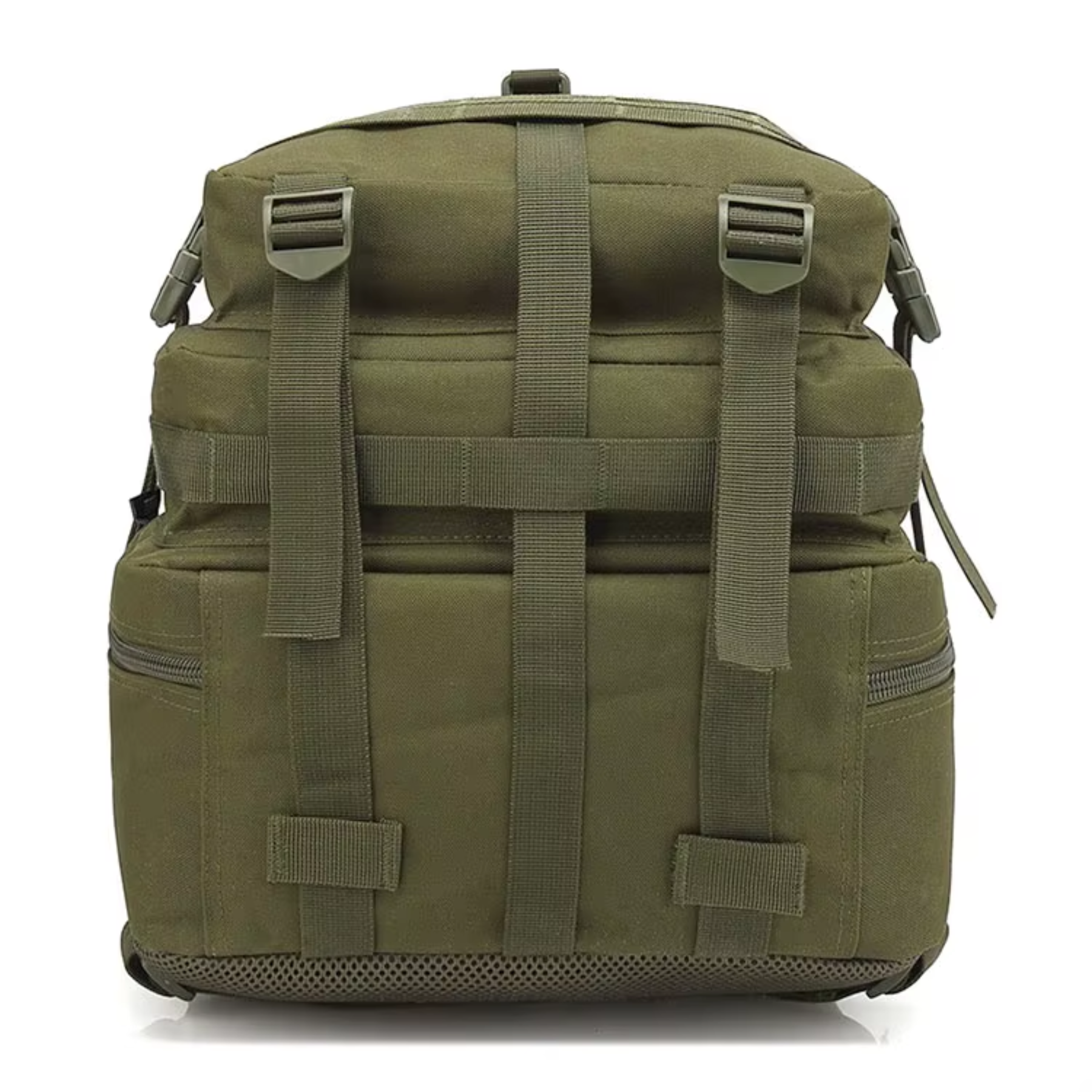 Mochila tática verde 50L impermeável em teste contra respingos de água