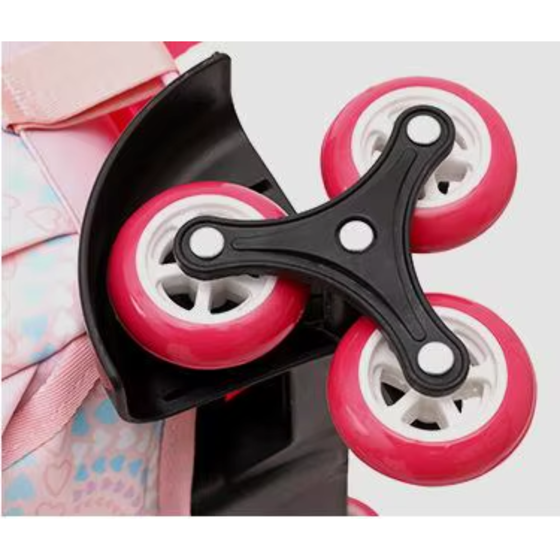 Close nas rodas tri-wheel destacando o conjunto de 3 rodas

